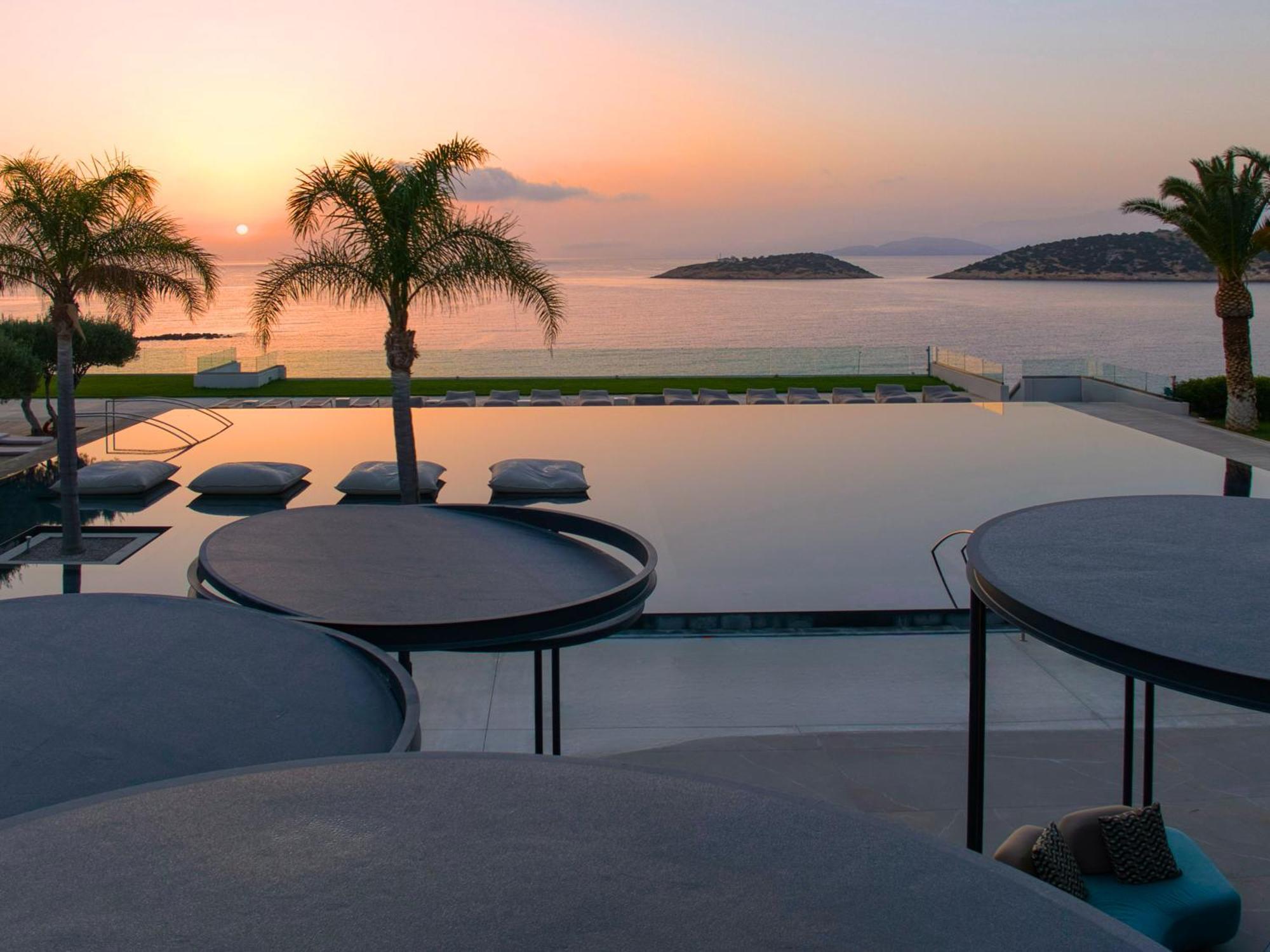 Minos Palace Resort - Adults Only Ájosz Nikólaosz Kültér fotó Sunset at the Mykonos Villa